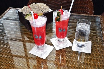 Đắm mình vào hương vị của Singapore Sling Đắm mình vào hương vị của Singapore Sling