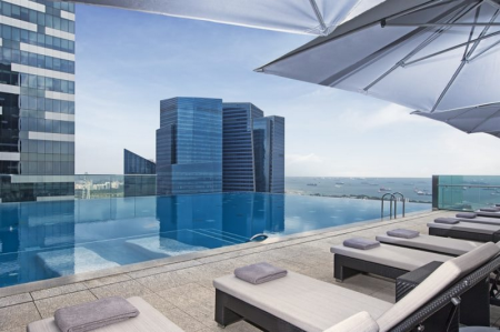 10 khách sạn có bể bơi vô cực ấn tượng nhất