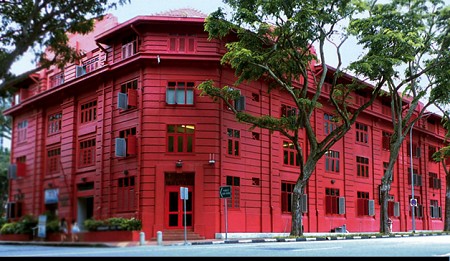Thăm bảo tàng “đỏ chót” giữa lòng Singapore