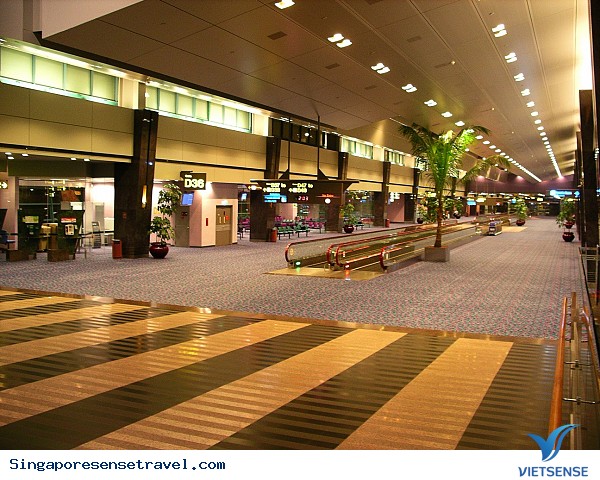 Ăn bờ ngủ bụi ở Changi sân bay 5 sao - Ảnh 1 Ăn bờ ngủ bụi ở Changi sân bay 5 sao - Ảnh 1
