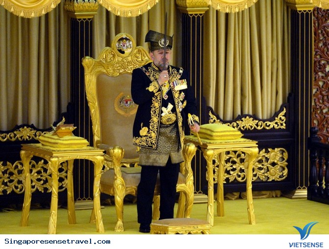 Ghé thăm cung điện hoàng gia của tân vương trẻ nhất Malaysia - Ảnh 7
