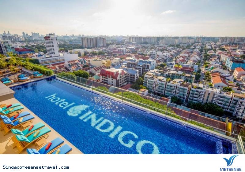 The Fullerton Hotel: The Fullerton Hotel: