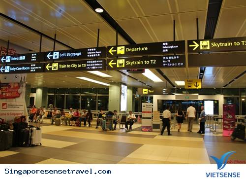 Cách đi từ sân bay Changi vào Singapore bằng tàu điện ngầm - Ảnh 1