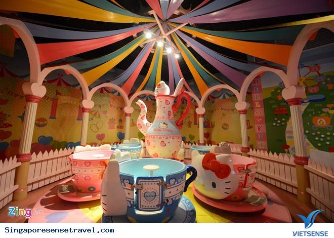 Choáng Ngợp Trước Thị Trấn Màu Hồng Của Mèo Hello Kitty - Ảnh 11