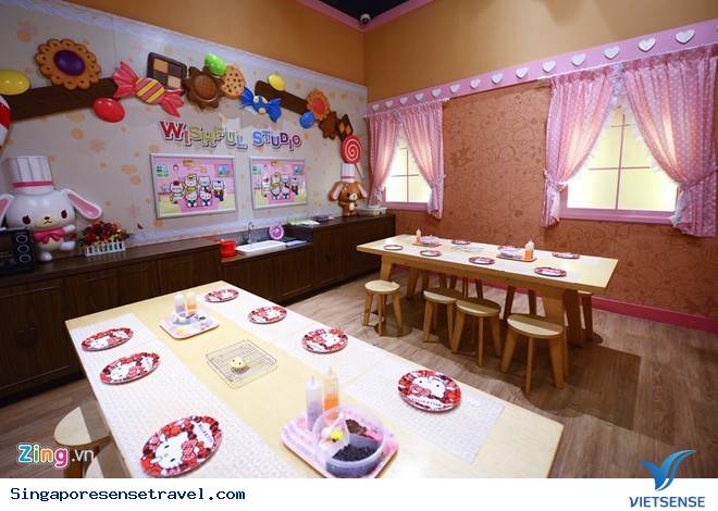 Choáng Ngợp Trước Thị Trấn Màu Hồng Của Mèo Hello Kitty - Ảnh 12