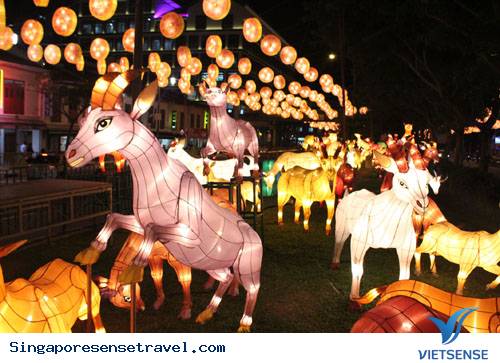 Khu phố người hoa ở Singapore tràn ngập không khí tết 2015 - Ảnh 3