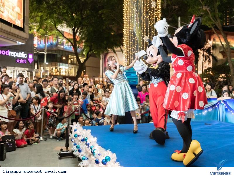 Người Singapore Chào Đón Năm Mới Tưng Bừng Như Thế Nào - Ảnh 2 Người Singapore Chào Đón Năm Mới Tưng Bừng Như Thế Nào - Ảnh 2