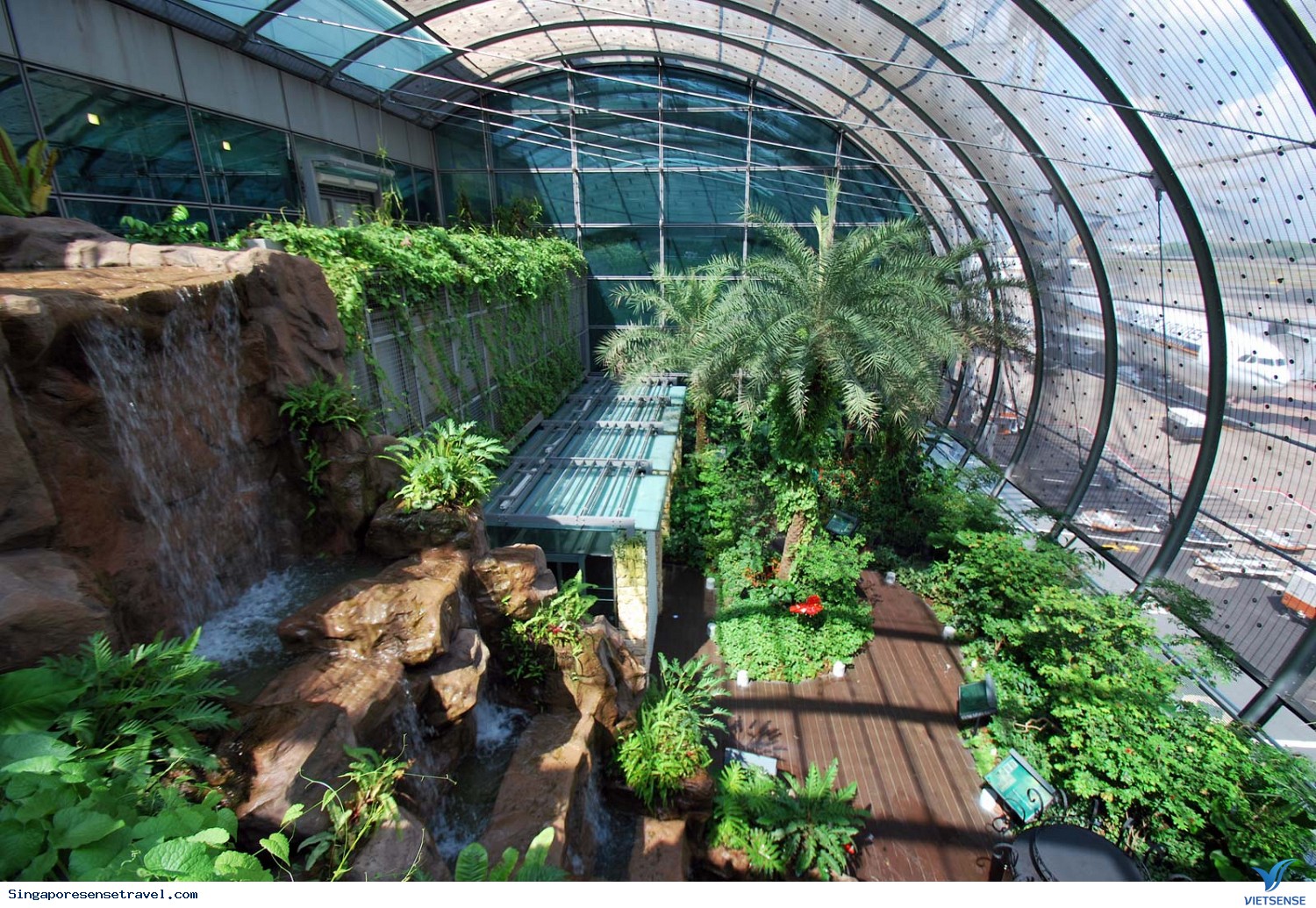 Sân bay Changi và 5 sự thật đầy bất ngờ - Ảnh 3 Sân bay Changi và 5 sự thật đầy bất ngờ - Ảnh 3